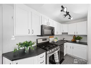 Photo #4: 1049361 Listing 