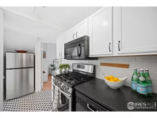 Photo #5: 1049361 Listing 