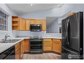 Photo #4: 1049591 Listing 