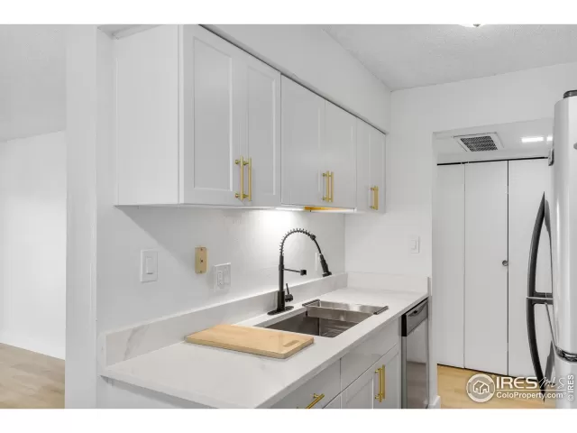 MLS: 1050540 Condo For Sale