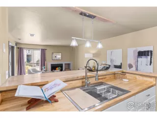 Photo #5: 1050712 Listing