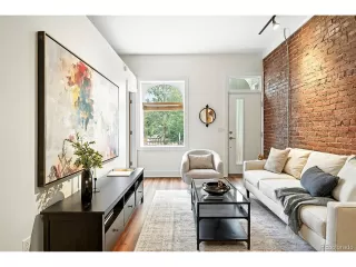 Photo #2: 1501352 Listing