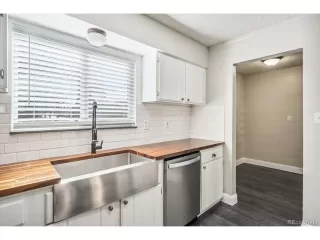 Photo #5: 1504641 Listing