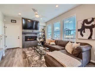 Photo #5: 1508406 Listing