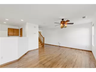 Photo #5: 1508429 Listing