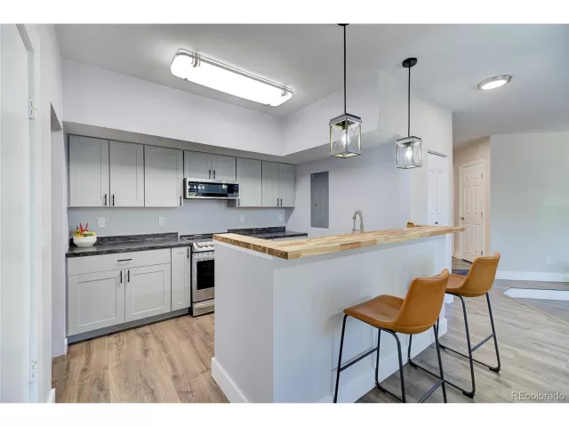 MLS: 1513898 Condo For Sale