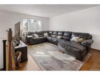 Photo #2: 1516405 Listing