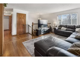 Photo #3: 1516405 Listing