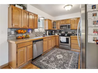Photo #6: 1516405 Listing