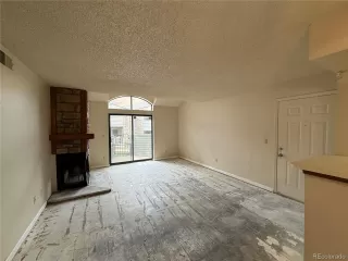 Photo #5: 1517402 Listing