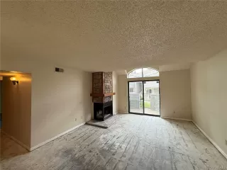 Photo #6: 1517402 Listing