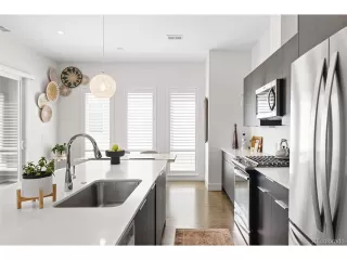 Photo #3: 1518359 Listing