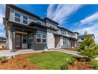 Photo #2: 1519698 Listing