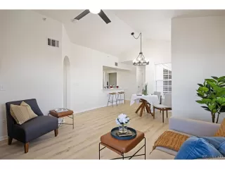 Photo #2: 1520153 Listing