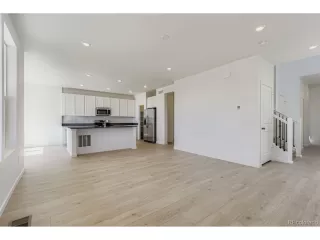 Photo #3: 1521115 Listing 