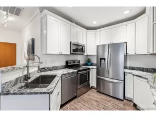 Photo #5: 1523238 Listing