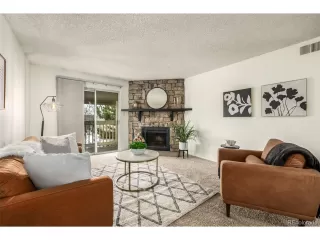 Photo #5: 1527934 Listing