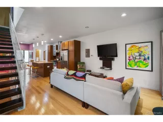 Photo #3: 1529776 Listing