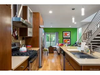 Photo #6: 1529776 Listing