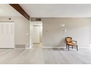 Photo #6: 1531496 Listing 