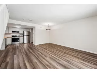 Photo #5: 1532931 Listing 