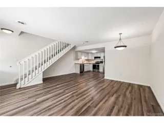 Photo #6: 1532931 Listing 