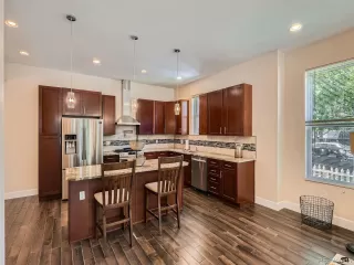 Photo #6: 1536411 Listing 