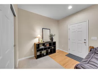 Photo #5: 1537529 Listing