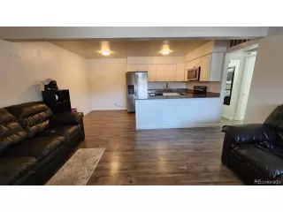 Photo #5: 1537763 Listing