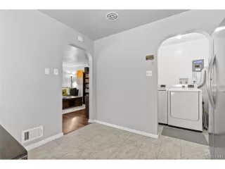 Photo #6: 1538379 Listing 