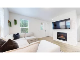 Photo #5: 1545269 Listing 