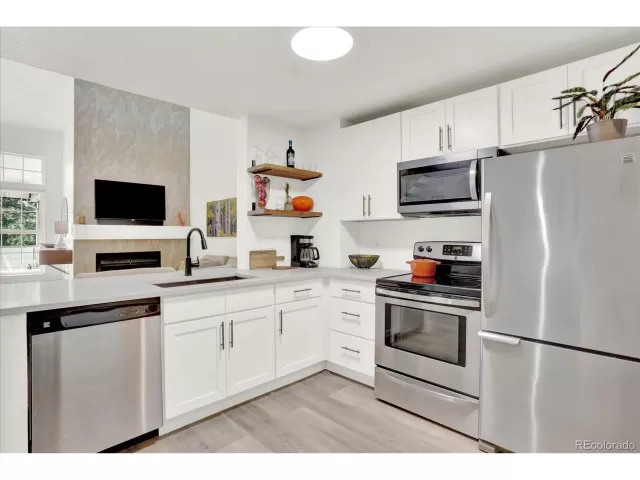 MLS: 1549233 Condo For Sale