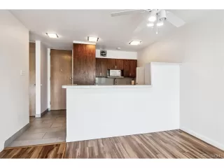 Photo #5: 1549647 Listing