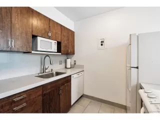 Photo #6: 1549647 Listing