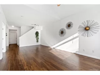 Photo #3: 1549851 Listing