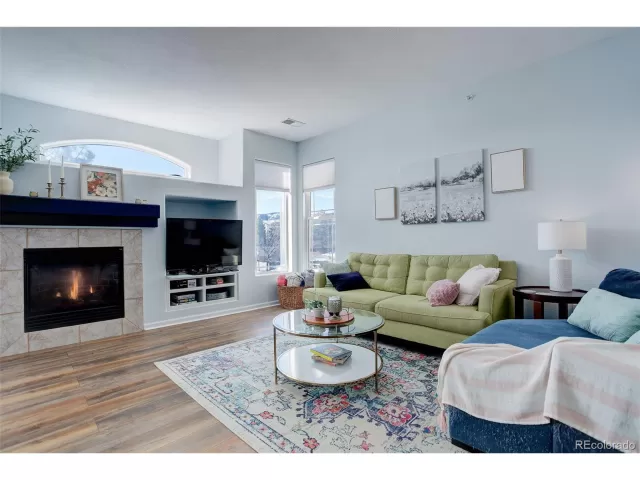 MLS: 1553357 Condo For Sale