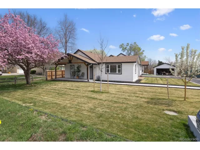 MLS: 1555649 Condo For Sale