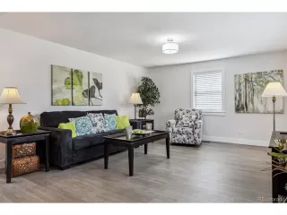 Photo #5: 1555649 Listing