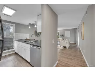 Photo #4: 1556473 Listing