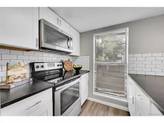 Photo #5: 1556473 Listing