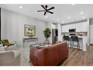 Photo #4: 1559129 Listing