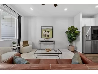 Photo #5: 1559129 Listing