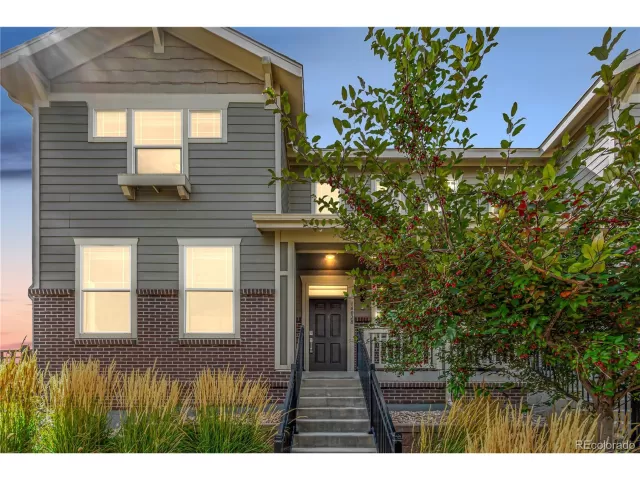 MLS: 1560750 Condo For Sale