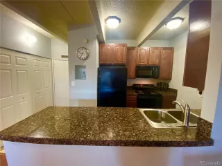 Photo #6: 1561977 Listing 