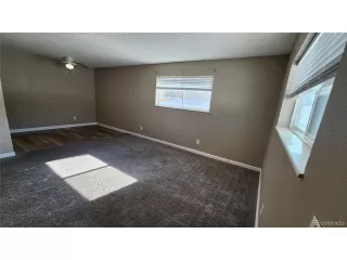 Photo #5: 1563000 Listing 