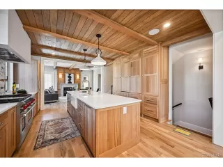 Photo #5: 1563432 Listing