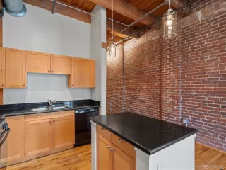 Photo #6: 1564562 Listing