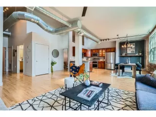 Photo #6: 1569367 Listing