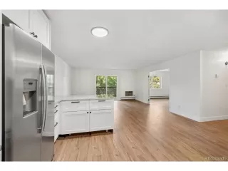 Photo #6: 1570329 Listing