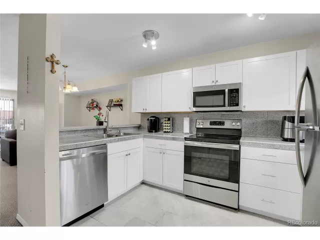 MLS: 1572222 Condo For Sale